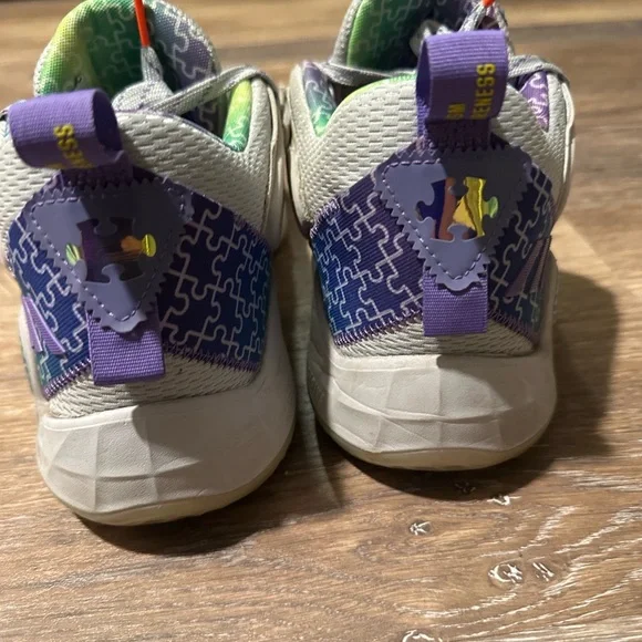 D.O.N. Issue #3 GCA 'Autism Speaks adidas men’s basketball sneaker - Picture 4 of 6